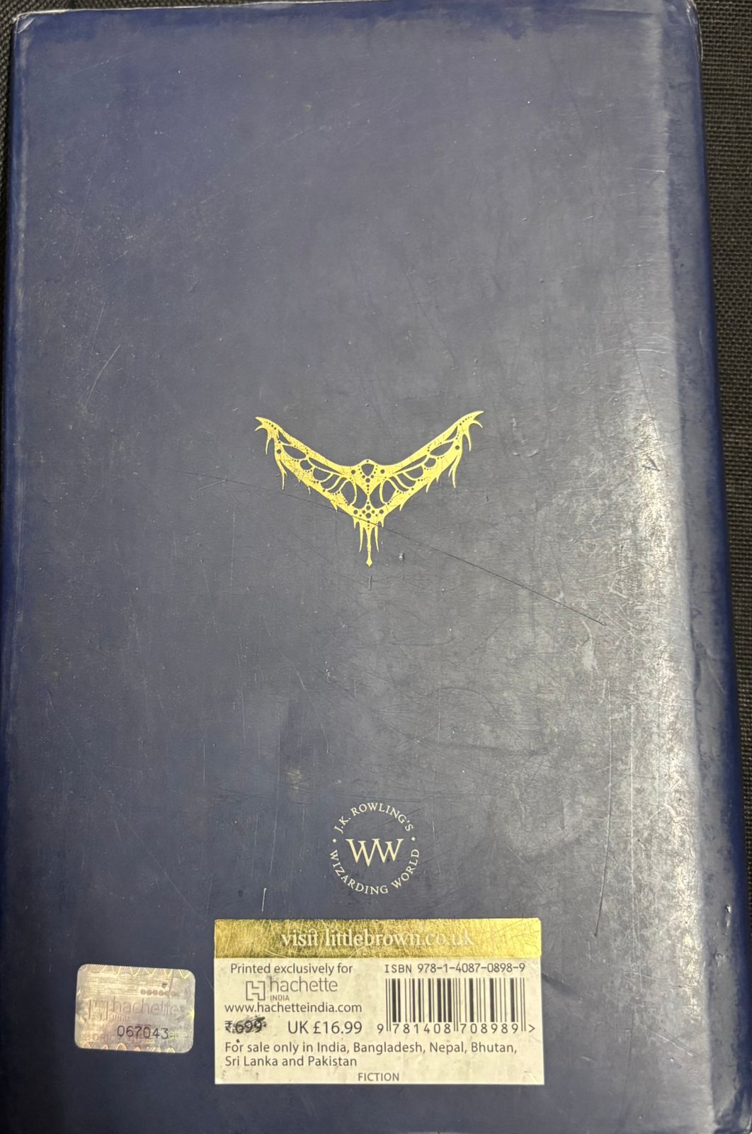 Fantastic Beasts and Where to Find Them: The Original Screenplay by J. K. Rowling – Wizarding World Book (Used Book) 2 Fantastic Beasts and Where to Find Them - BACK